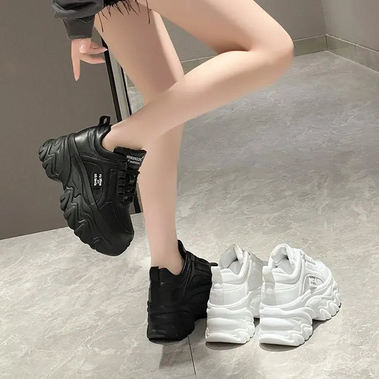 Sapatos femininos tendência branco preto grosso tênis outono inverno fundo grosso pai sapatos de alta qualidade couro do plutônio plataforma tênis novo