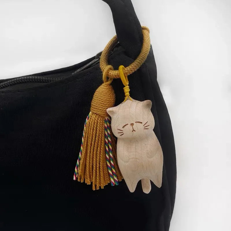 Feito à mão escultura em madeira gatos saco encantos chaveiro bolsa acessórios bonito mini borlas pingentes adequado para sacos mochila