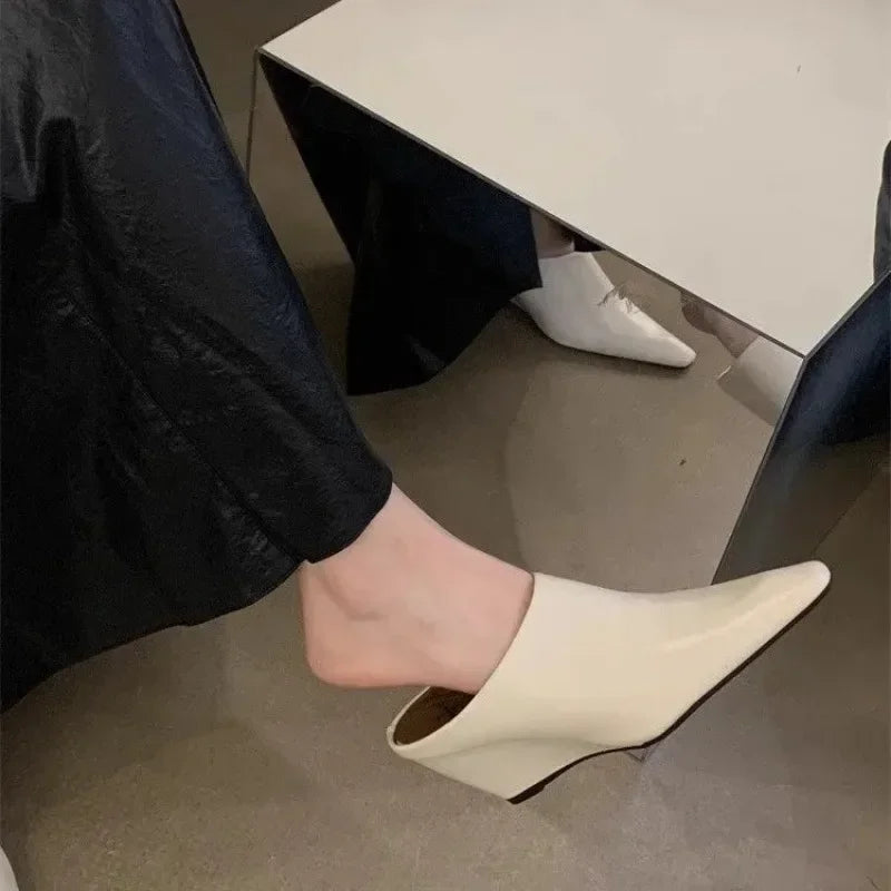 2024 europeu americano baotou metade feminina de couro macio inclinação salto alto legal moda outwear grosso preguiçoso muller sapatos