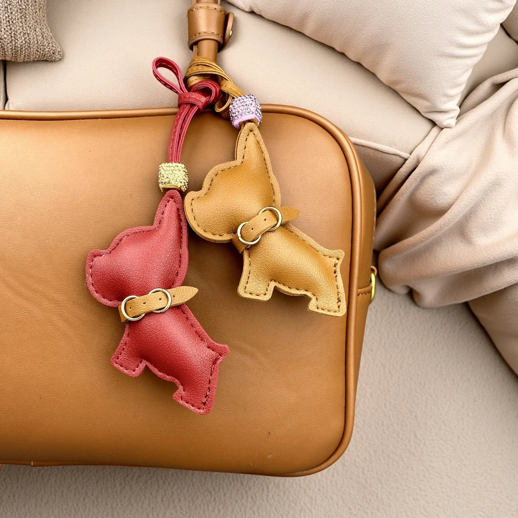 Pingente de Bolsa de Bulldog Francês em Couro PU Artesanal, Acessório de Bolsa de Cachorrinho Fofo com Miçangas de Strass e Coleira Estilosa, Presente Único