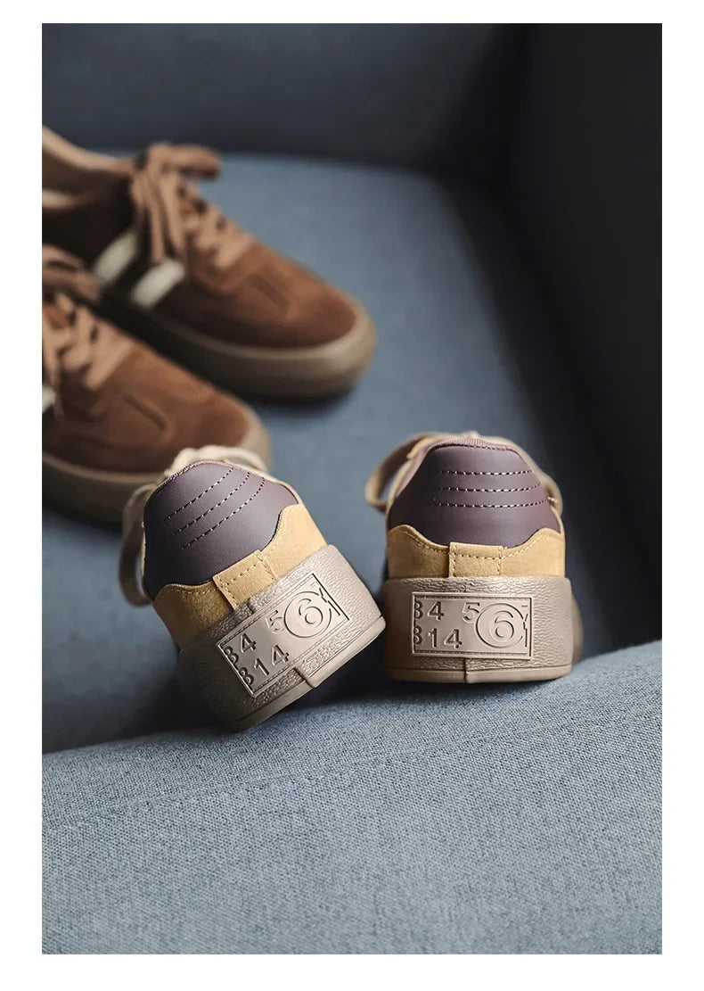 Sapatos de tabuleiro casuais de sola grossa para homens sola grossa sapatos casuais tênis de couro tudo sola macia dentro aumentar sapatos