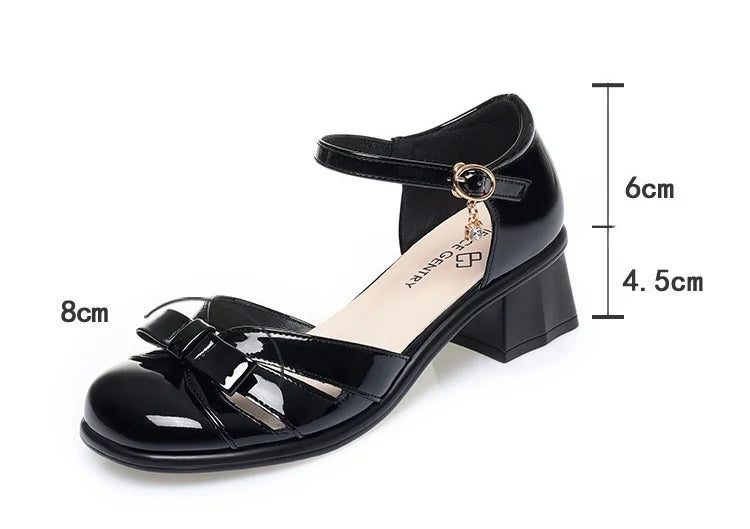 Sandálias de Couro Confortáveis e Elegantes com Laço, Salto Bloco Médio de 4,5cm, Verão 2026, para Escritório, Mães e Uso Diário Feminino