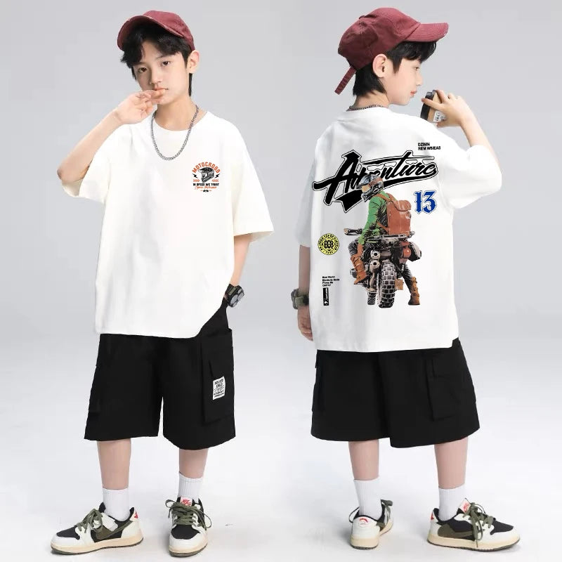 Roupas infantis coreanas 2025 meninos motocicleta camiseta gráfica verão manga curta 100% algodão solto crianças topo roupas infantis