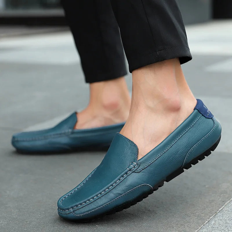 Sapatos de couro masculino luxo na moda casual deslizamento em mocassins formais mocassins italiano preto masculino sapatos de condução tênis plus size