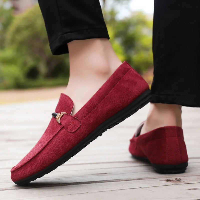 Primavera verão azul camurça mocassins homens deslizamento em mocassins macios respirável apartamentos sapatos de condução sapatos casuais de couro feitos à mão