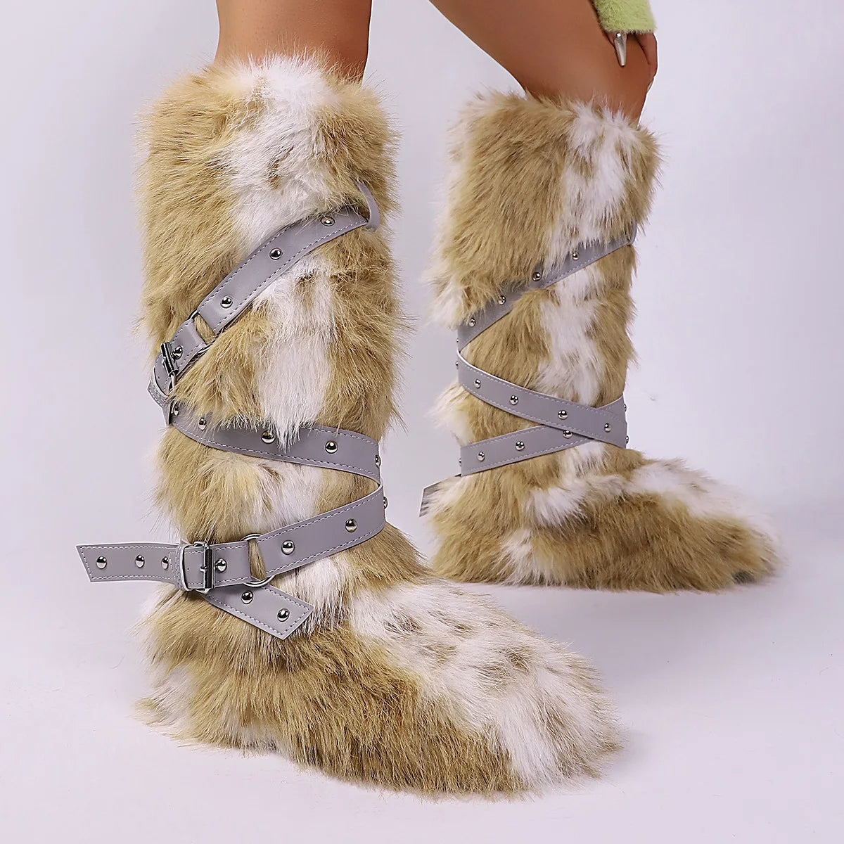 Botas femininas felpudas até o joelho |   Calçado de inverno com detalhes multi-fivela, texturas de leopardo e shearling