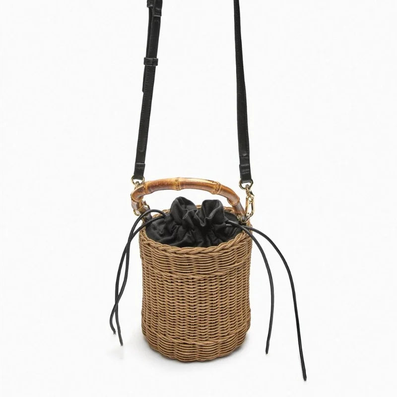 Novo balde de rattan tecido saco alça de bambu bolsa feminina moda cilindro saco de palha férias viagem essencial bolsa de ombro