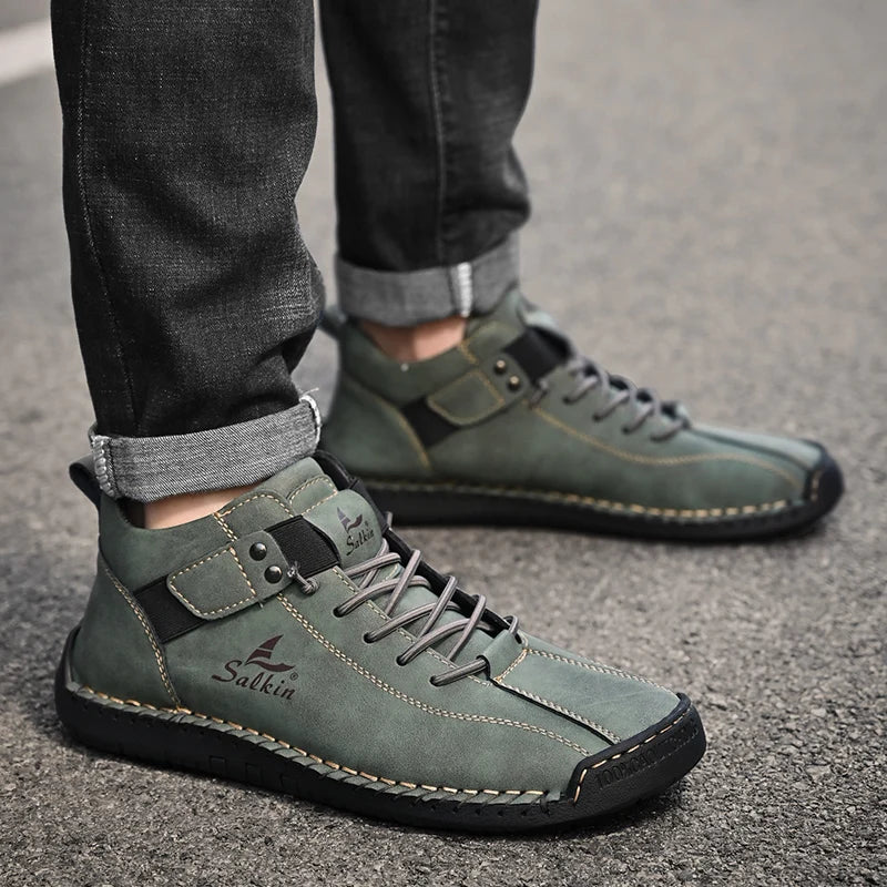 Novo design 2025 tênis de couro masculino homem respirável sapatos de couro artesanal sapatos casuais masculinos botas de tornozelo ao ar livre