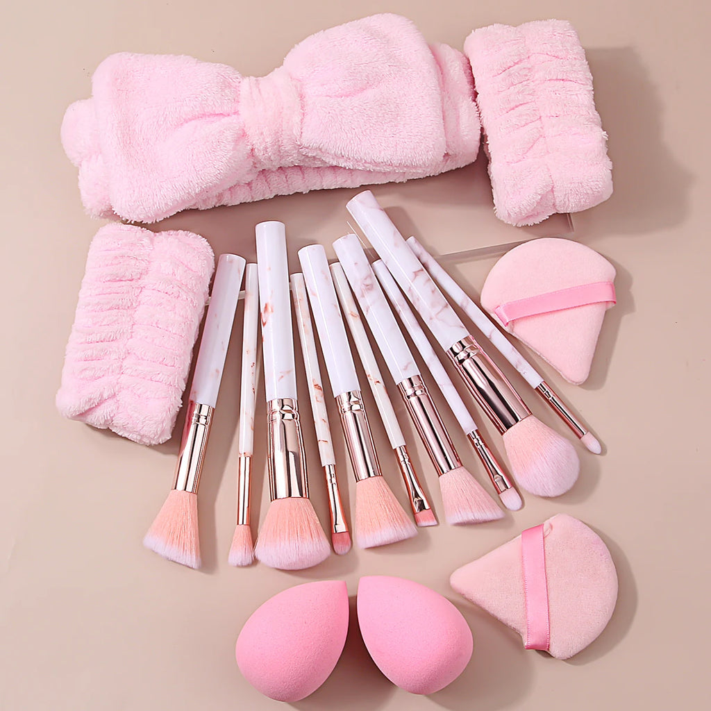17 pçs conjunto de escova de maquiagem rosa, escova facial multifuncional + faixa de cabelo macio pulseira + esponja fina ovo triangular pó puff