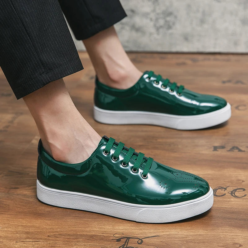 Sapatos casuais de couro envernizado, tênis com renda, sola verde, sapatos de couro designer de alta qualidade, primavera e outono