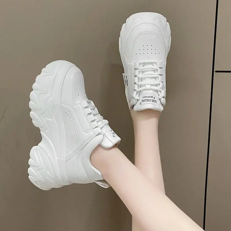 Sapatos femininos tendência branco preto grosso tênis outono inverno fundo grosso pai sapatos de alta qualidade couro do plutônio plataforma tênis novo