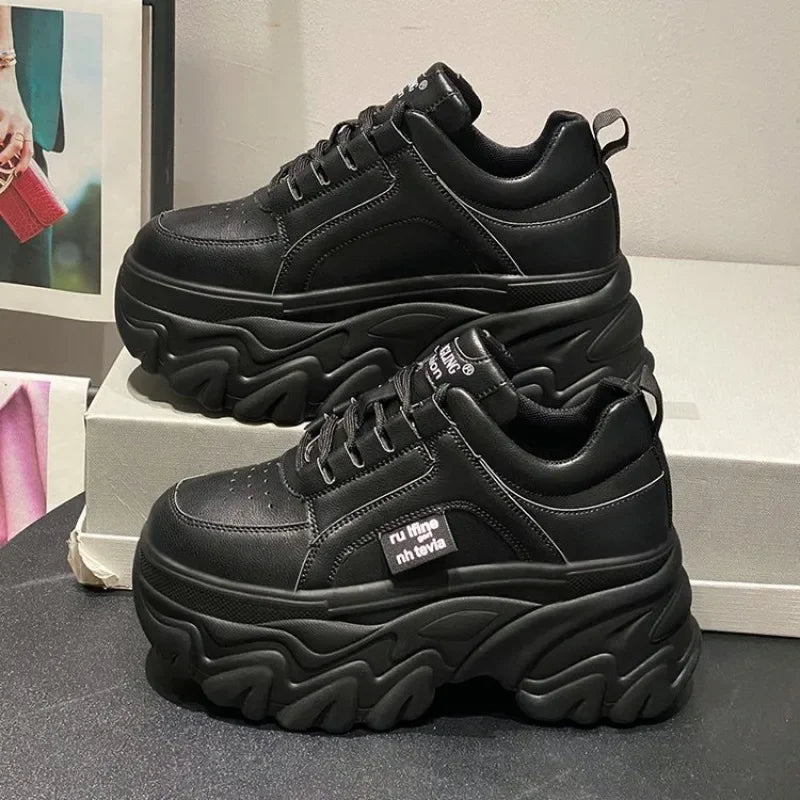 Sapatos femininos tendência branco preto grosso tênis outono inverno fundo grosso pai sapatos de alta qualidade couro do plutônio plataforma tênis novo