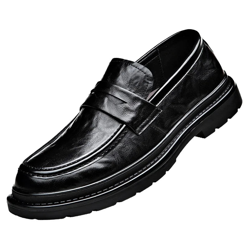 Mocassins Casuais Masculinos Slip-On: Sapatos de Couro Respiráveis e Modernos Estilo Coreano Versáteis para Primavera e Verão