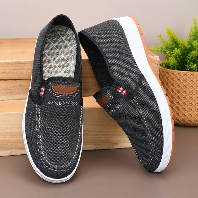 Tênis Casuais Masculinos em Lona Respirável, Slip-On, Resistentes ao Desgaste e Antiderrapantes para Atividades de Lazer na Primavera e Outono em Pequim