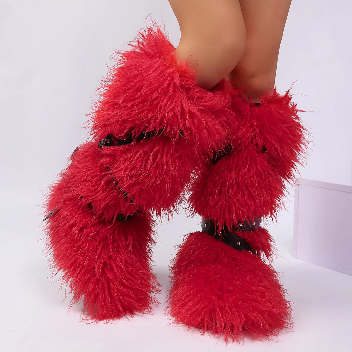 Botas femininas felpudas até o joelho |   Calçado de inverno com detalhes multi-fivela, texturas de leopardo e shearling