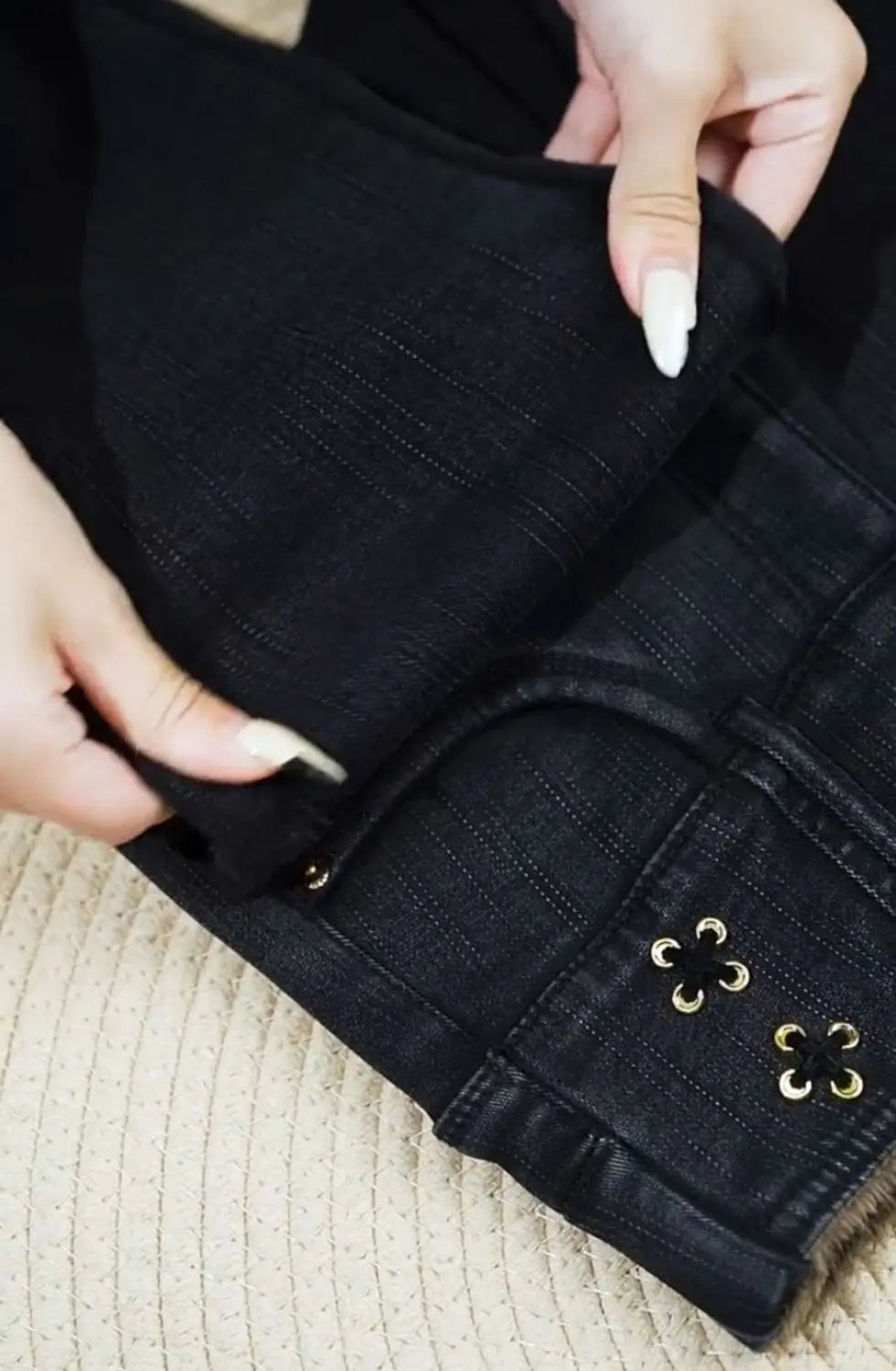 Jeans coreano elástico de cintura alta com pelúcia ártica, zíper de botão monocromático, calça lápis reta preta, moda fina, outono e inverno, nova