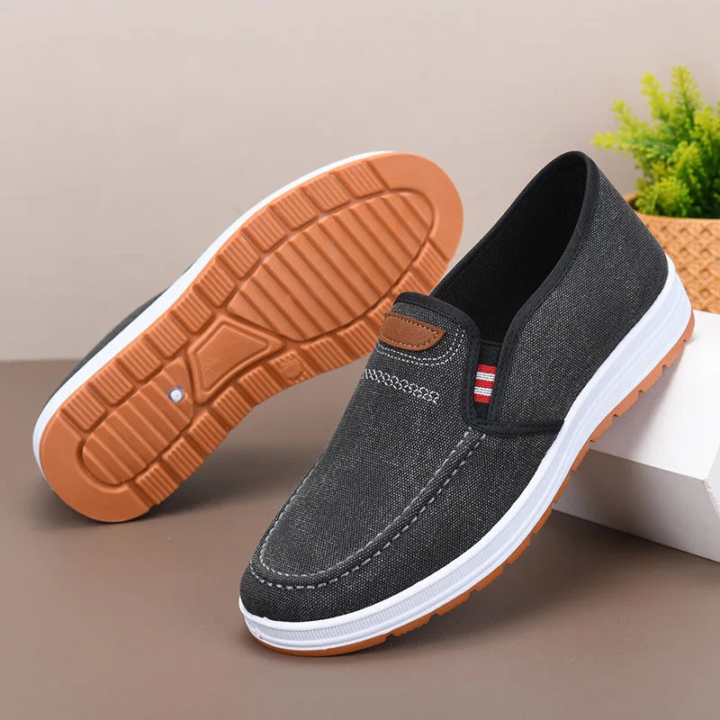 Tênis Casuais Masculinos em Lona Respirável, Slip-On, Resistentes ao Desgaste e Antiderrapantes para Atividades de Lazer na Primavera e Outono em Pequim