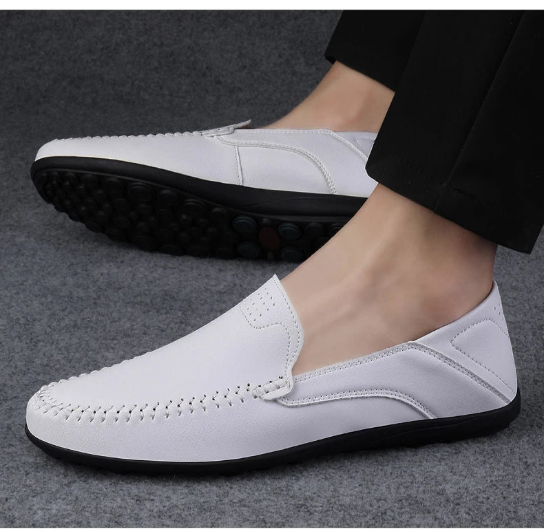 Mocassins Masculinos de Couro Genuíno Slip-On Casuais Estilo Náutico Formais Artesanais Designer 2025 Zapatillas Hombre