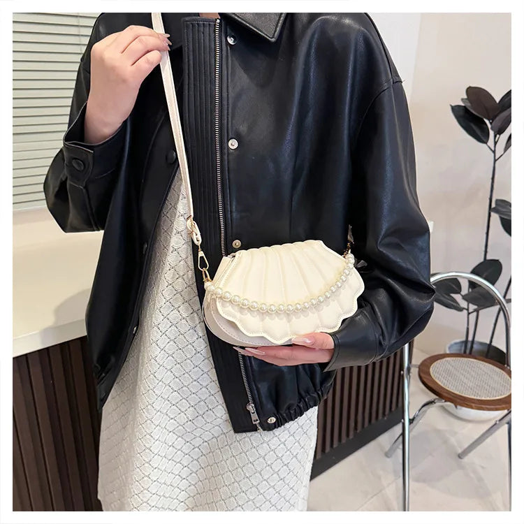 Francês pérola corrente bolsa feminina concha moda bolsa de ombro couro do plutônio bolsa embreagem novidade sólido chique hobo saco pequena mochila