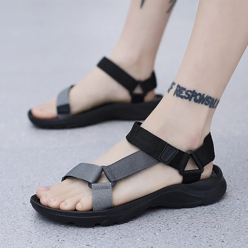 Ao ar livre leve eva sola respirável praia de areia novos homens sandálias sapatos jardim verão tamancos alta qualidade tamanho grande 46 hombre