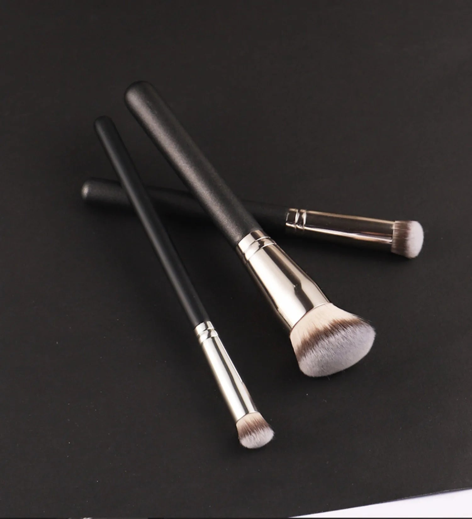 Pincel para Base e Corretivo, Pincéis Premium para Contorno e Blush, Pincel de Maquiagem Denso para Olhos e Rosto, Ideal para Esbater e Alisar