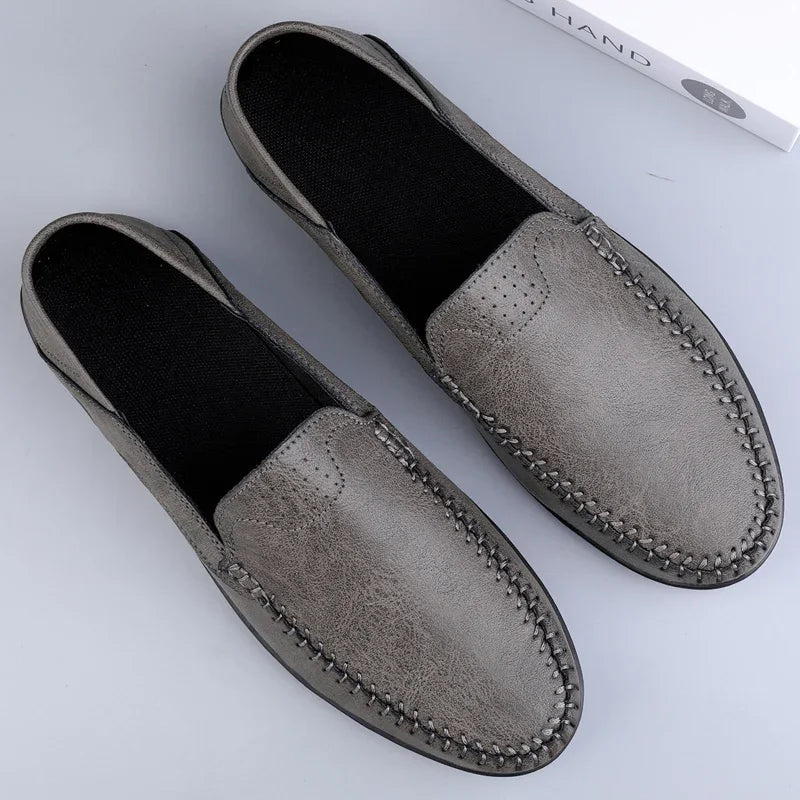 Mocassins Masculinos de Couro Genuíno Slip-On Casuais Estilo Náutico Formais Artesanais Designer 2025 Zapatillas Hombre