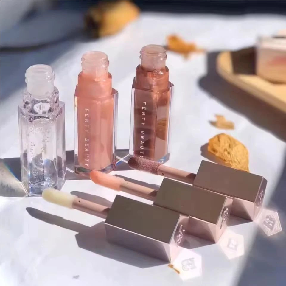 Brilho Labial Luxuoso Fenty Beauty com Efeito Água Fluente, Hidratante Duradouro, Cor de Alta Saturação e Brilho Intenso para Maquiagem