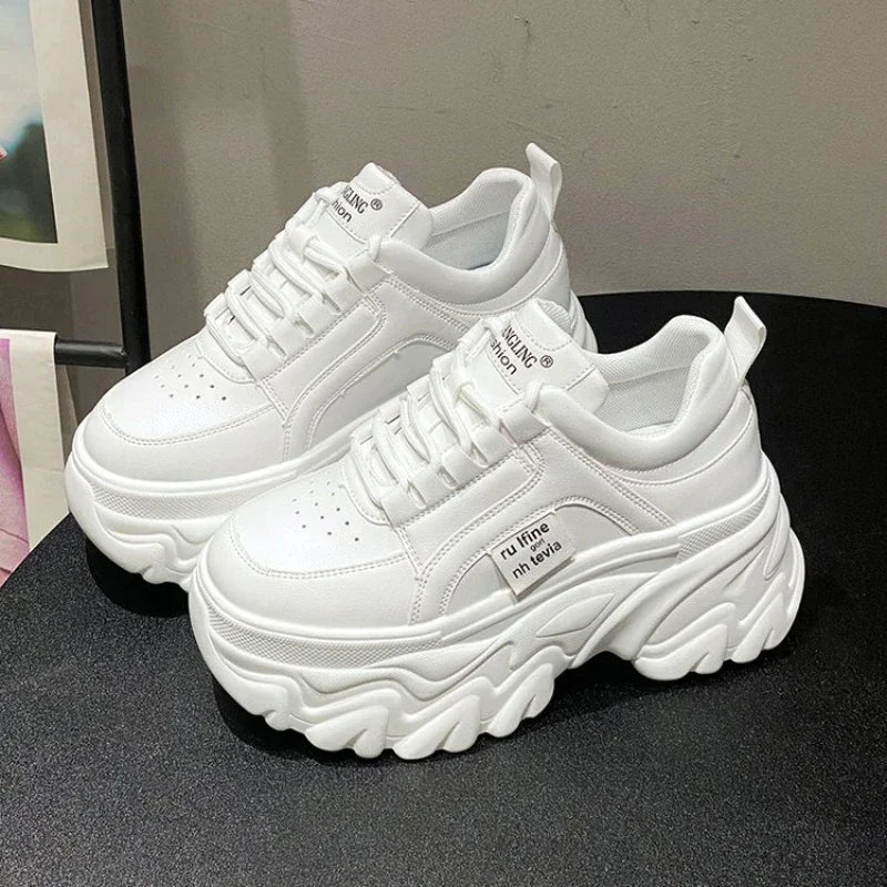 Sapatos femininos tendência branco preto grosso tênis outono inverno fundo grosso pai sapatos de alta qualidade couro do plutônio plataforma tênis novo