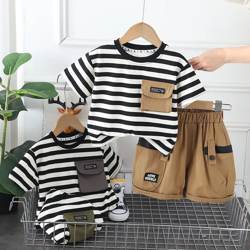 Baby Boys T-shirt listrada e shorts terno, traje casual infantil, roupas de treino infantis, roupas de verão infantil, moda nova, 2pcs set