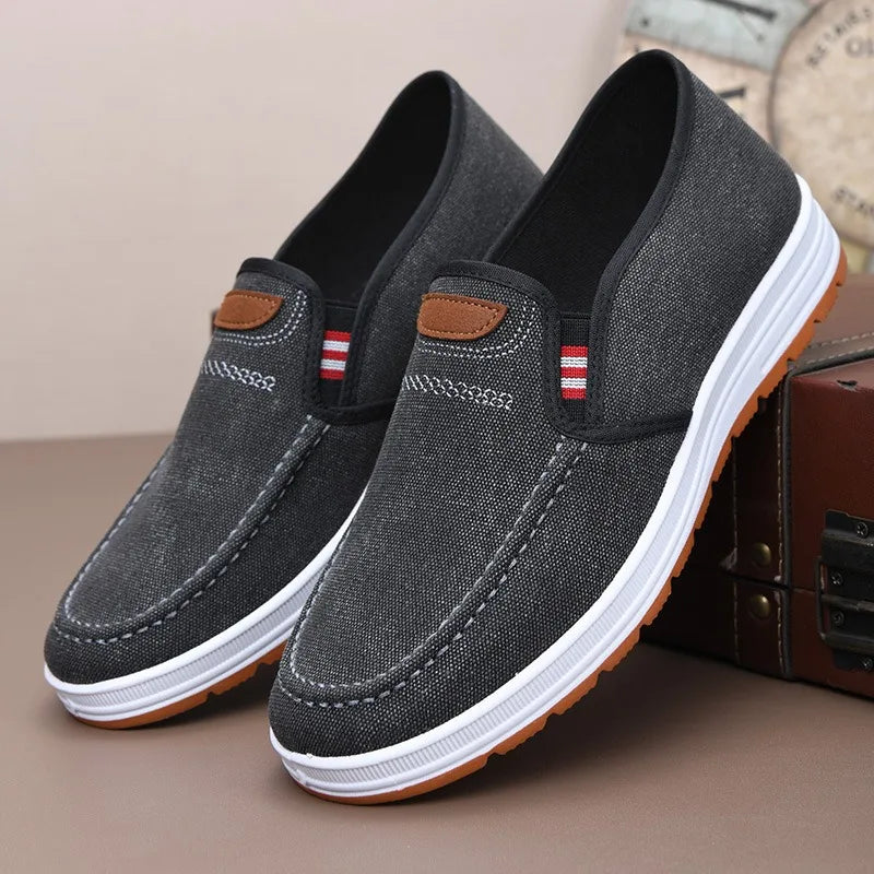 Tênis Casuais Masculinos em Lona Respirável, Slip-On, Resistentes ao Desgaste e Antiderrapantes para Atividades de Lazer na Primavera e Outono em Pequim
