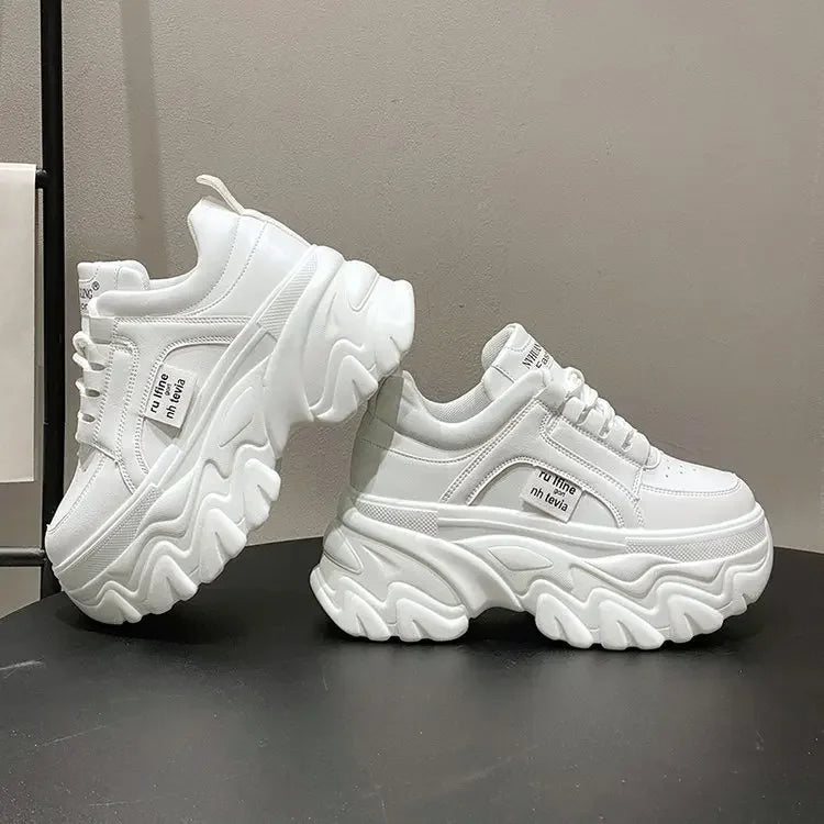 Sapatos femininos tendência branco preto grosso tênis outono inverno fundo grosso pai sapatos de alta qualidade couro do plutônio plataforma tênis novo