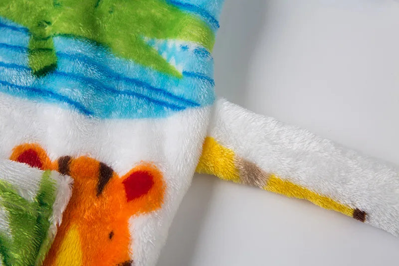 Crianças pijamas macios roupão de flanela de inverno 2025 novo dos desenhos animados bonito pijamas meninos meninas outono roupões com capuz homewear