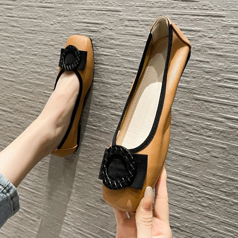 Sapatilhas de couro feminino, bombas de dedo do pé redondo, mocassins senhora do escritório, doce bowknot, sola macia, plus size, 43, 44