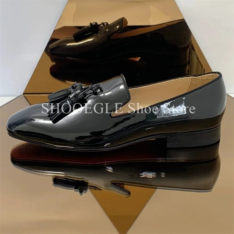 Mocassins de couro preto para homens, sapatos pequenos de toe quadrado, sapatos de casamento formal para escritório, estilo britânico, alta qualidade, verão