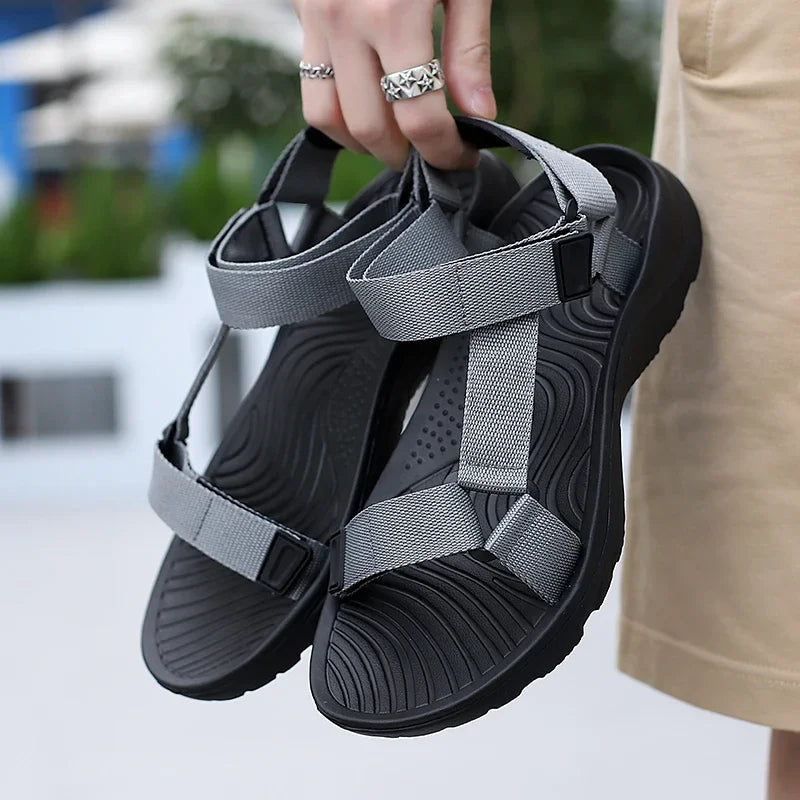 Ao ar livre leve eva sola respirável praia de areia novos homens sandálias sapatos jardim verão tamancos alta qualidade tamanho grande 46 hombre
