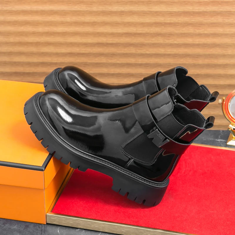 Botas masculinas de couro envernizado, de alta qualidade, superfície brilhante, confortável, sola grossa, cano alto, marca de moda, antiderrapante, chelsea