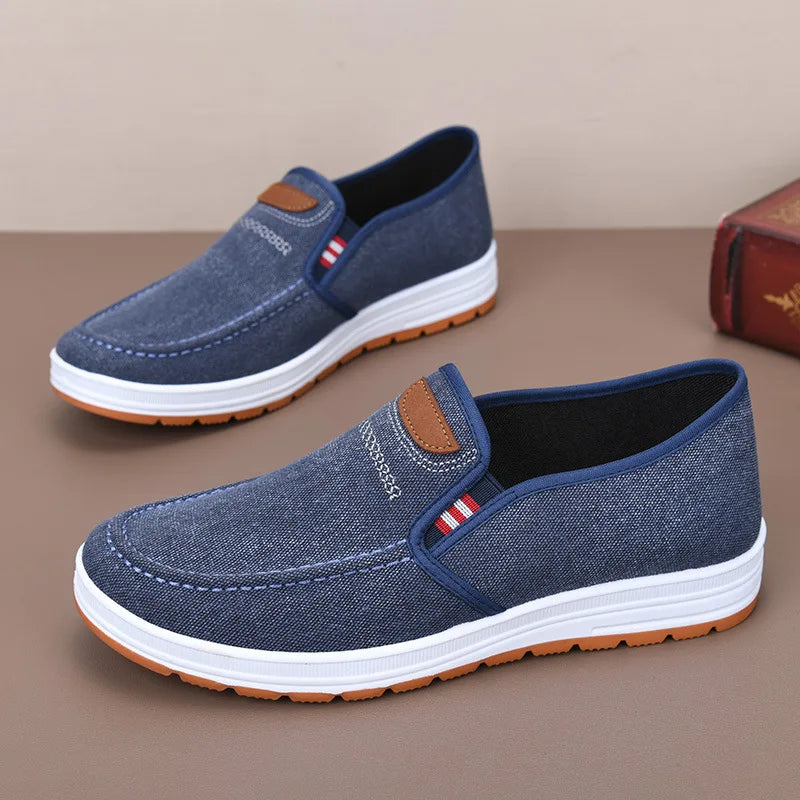 Tênis Casuais Masculinos em Lona Respirável, Slip-On, Resistentes ao Desgaste e Antiderrapantes para Atividades de Lazer na Primavera e Outono em Pequim