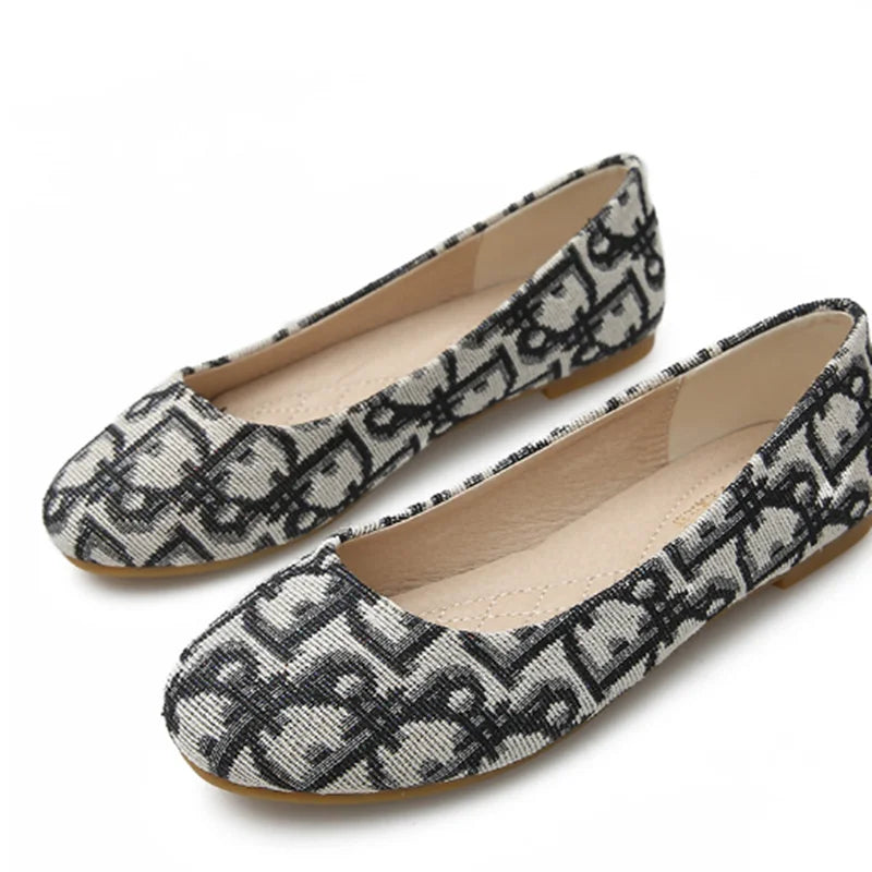 Designer de luxo sapatos baixos de pano para senhoras, toe slip-ons redondos para pé largo 44-32 2023, mocassins pretos, mocassins de balé, recém-chegados