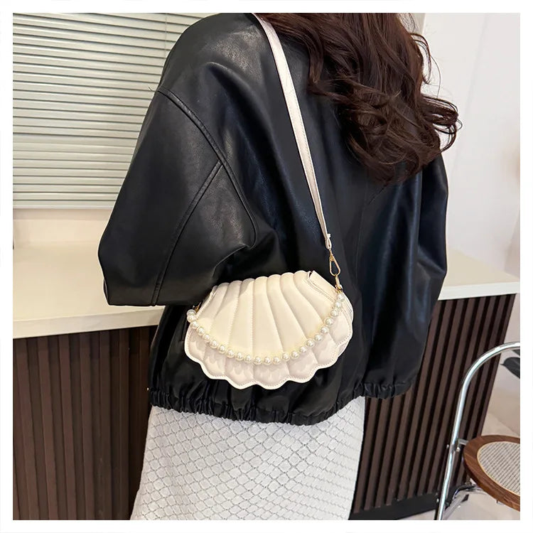 Francês pérola corrente bolsa feminina concha moda bolsa de ombro couro do plutônio bolsa embreagem novidade sólido chique hobo saco pequena mochila