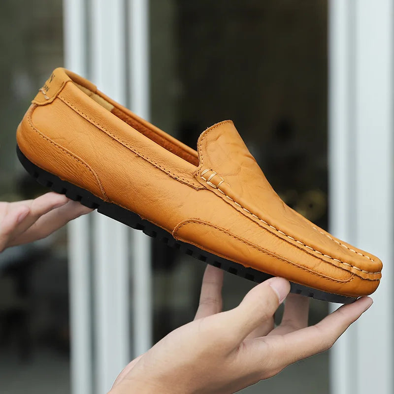 Sapatos de couro masculino luxo na moda casual deslizamento em mocassins formais mocassins italiano preto masculino sapatos de condução tênis plus size