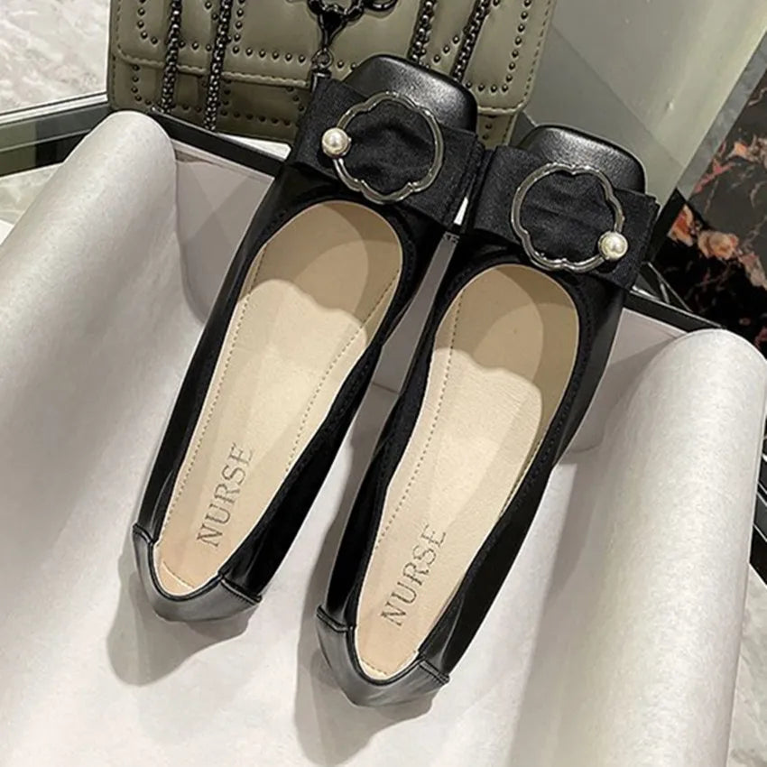 Sapatilhas de couro feminino, bombas de dedo do pé redondo, mocassins senhora do escritório, doce bowknot, sola macia, plus size, 43, 44
