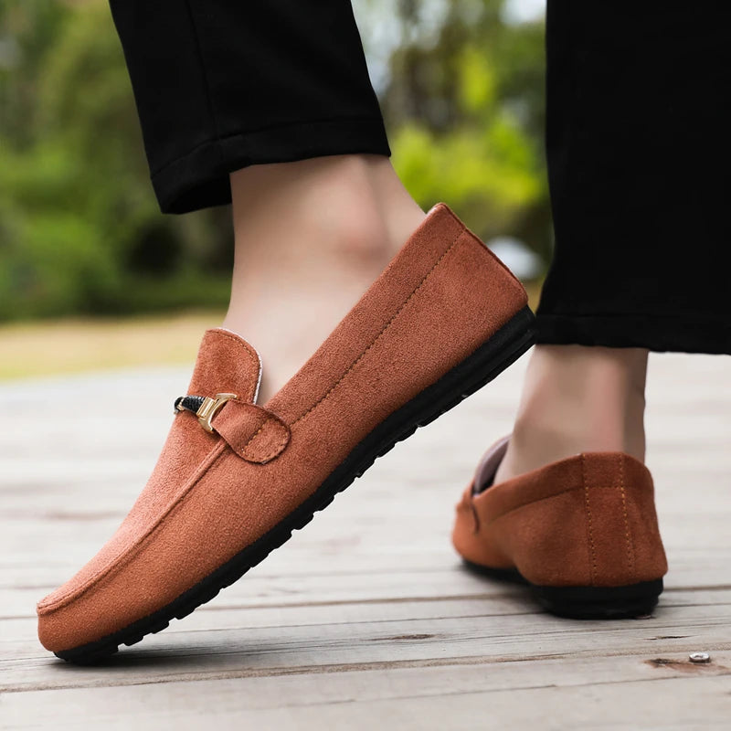 Primavera verão azul camurça mocassins homens deslizamento em mocassins macios respirável apartamentos sapatos de condução sapatos casuais de couro feitos à mão