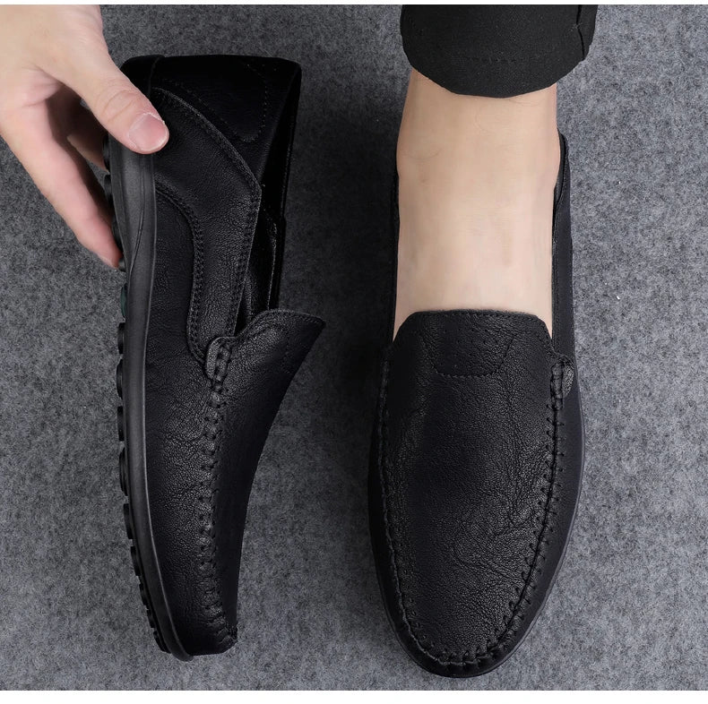 Mocassins Masculinos de Couro Genuíno Slip-On Casuais Estilo Náutico Formais Artesanais Designer 2025 Zapatillas Hombre