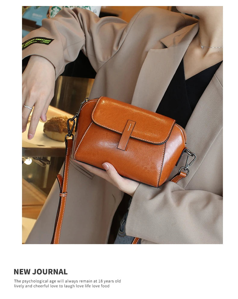 Bolsa transversal pequena de couro legítimo com acabamento em cera de óleo para mulher, bolsa fashion versátil em formato de concha, bolsa casual para celular.