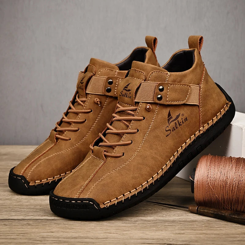 Novo design 2025 tênis de couro masculino homem respirável sapatos de couro artesanal sapatos casuais masculinos botas de tornozelo ao ar livre