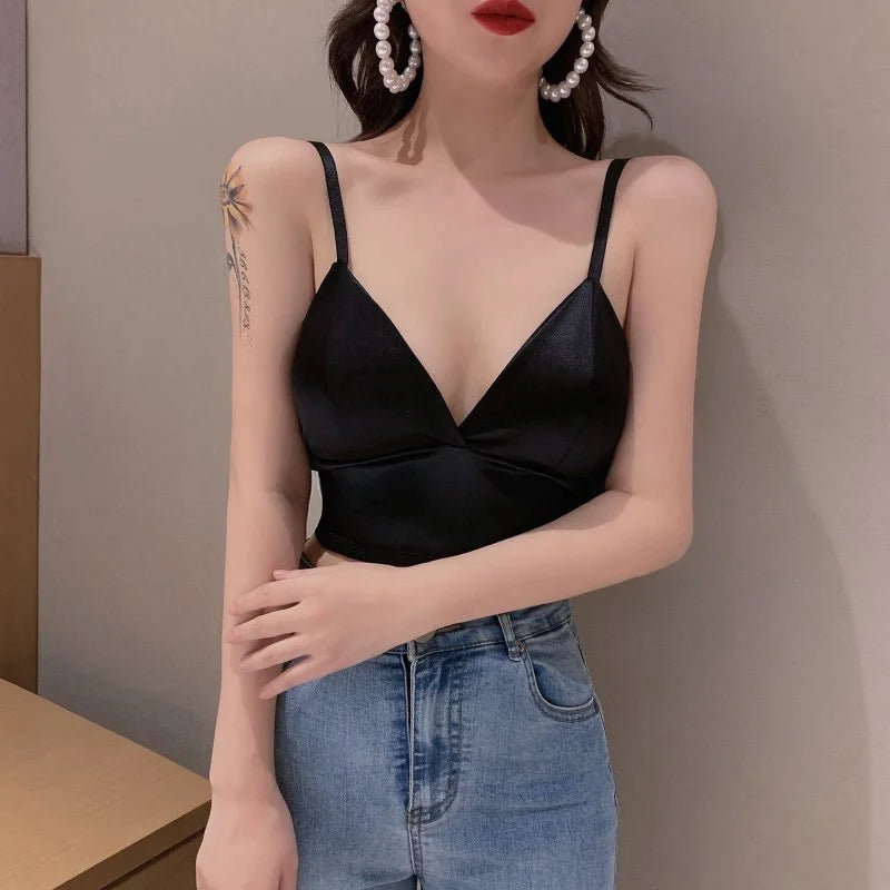 Sexy tops de cetim para mulheres, bralette sem fio, top de crochê, alça de espaguete feminina, camiseta cortada com peito, camisola acolchoada