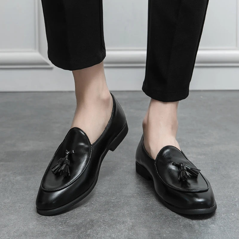 Sapatos formais masculinos mocassins com borla
