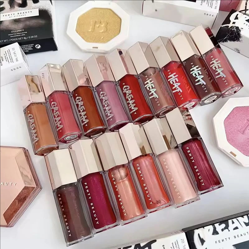 Brilho Labial Luxuoso Fenty Beauty com Efeito Água Fluente, Hidratante Duradouro, Cor de Alta Saturação e Brilho Intenso para Maquiagem