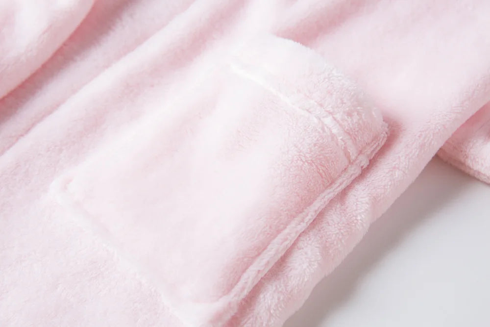 Crianças pijamas macios roupão de flanela de inverno 2025 novo dos desenhos animados bonito pijamas meninos meninas outono roupões com capuz homewear