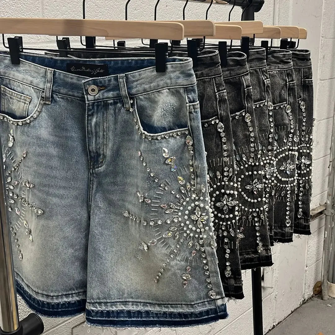 Moda na moda marca personalidade americana rua indústria pesada diamante-incrustado denim shorts feminino 2025 quebrar shorts soltos